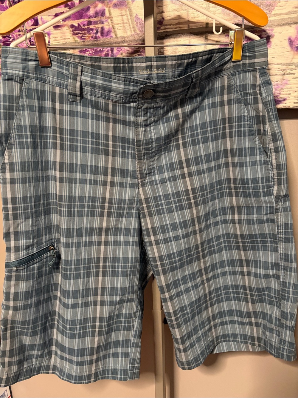 Men’s Columbia Omni Wick  Blue Plaid Outdoor Shorts Size 34